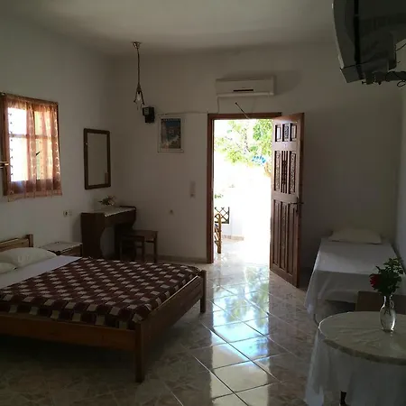 Mihalis * Lakki (Karpathos)