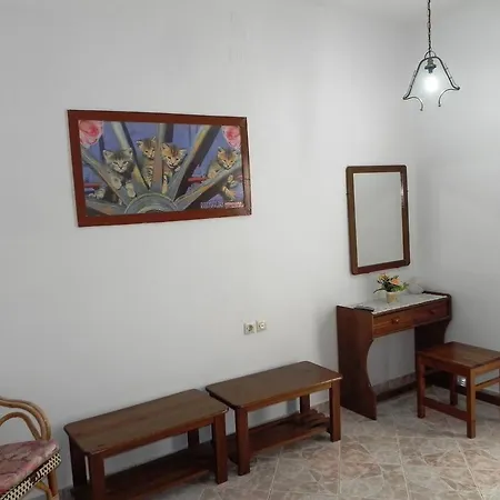 شقة Mihalis