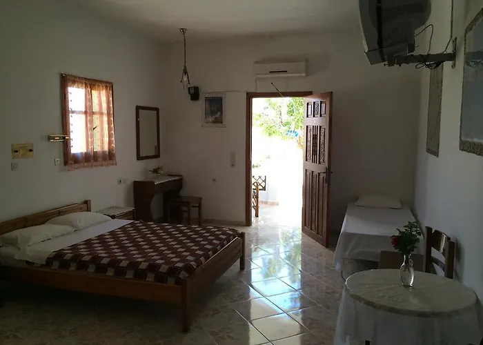 Mihalis * Lakki (Karpathos)